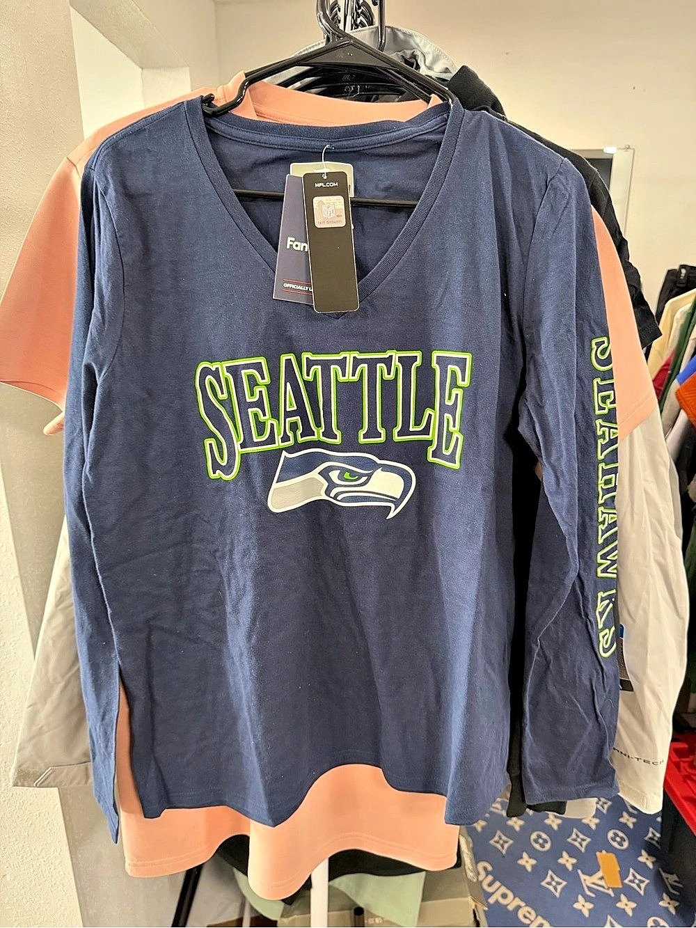 Fanatics Seattle Seahawks Women's Long Sleeve Tee Blue Size Large NWT